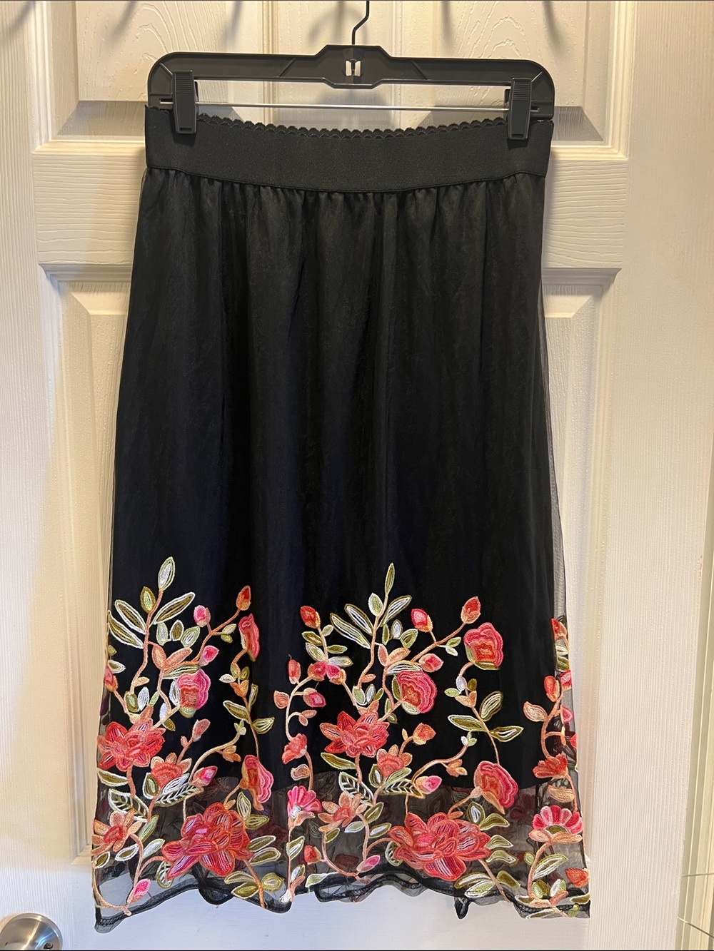 Magic Black Floral Embroidered Skirt